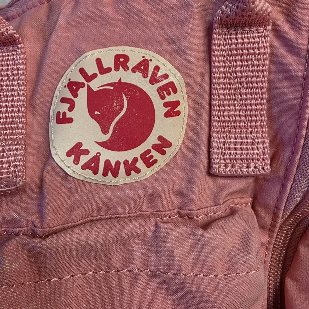 Fjallraven Kånken Classic Crossbody - Picture 2 of 5